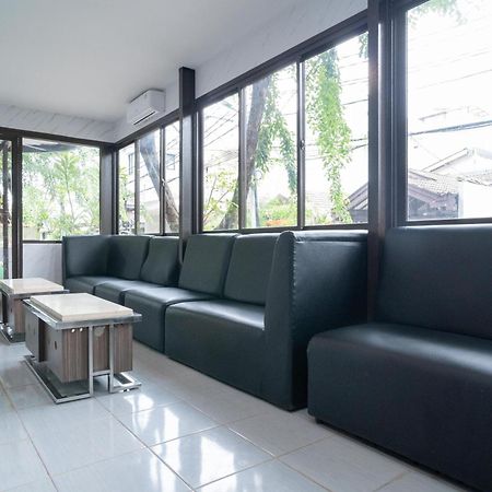 Reddoorz Plus Near Itc Cempaka Mas 2 Jakarta Exterior foto
