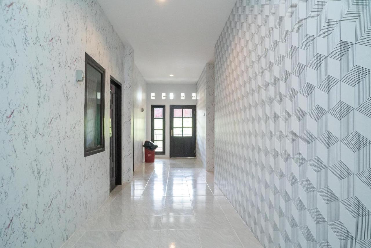 Reddoorz Plus Near Itc Cempaka Mas 2 Jakarta Exterior foto